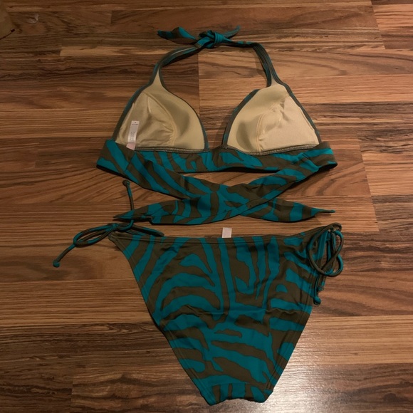 👙Victoria’s Secret - zebra print swimsuit. 🏖🦓 - Picture 3 of 5